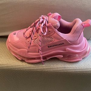 Balenciaga Triple S womens sneakers size 7/37!